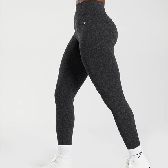 Gymshark Adapt Animal Reef in Black color - Picture 6 of 10